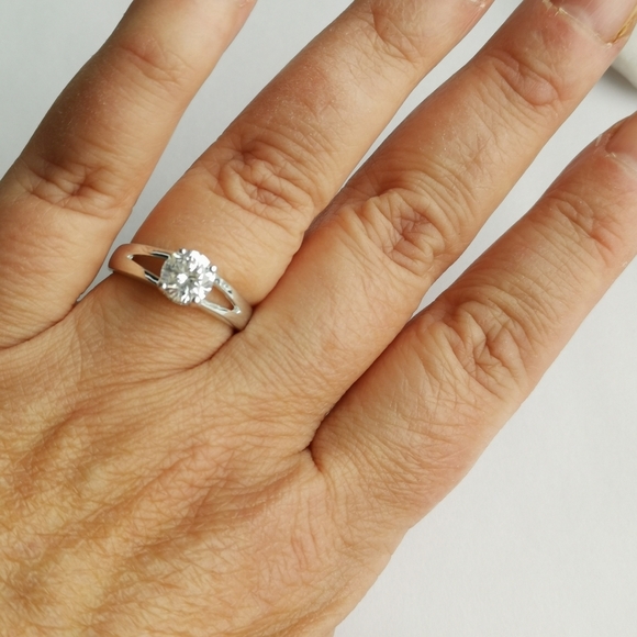 CZ Solitaire Engagement ring size 8 🆕 - Picture 2 of 6